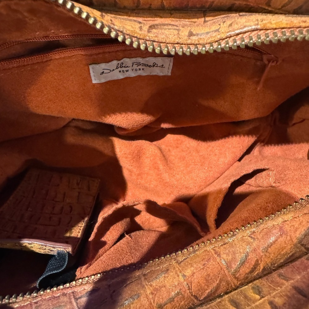Debbie Brooks Elegant Crocodile-Embossed Orange Handbag with Magnafab included - Picture 15 of 17